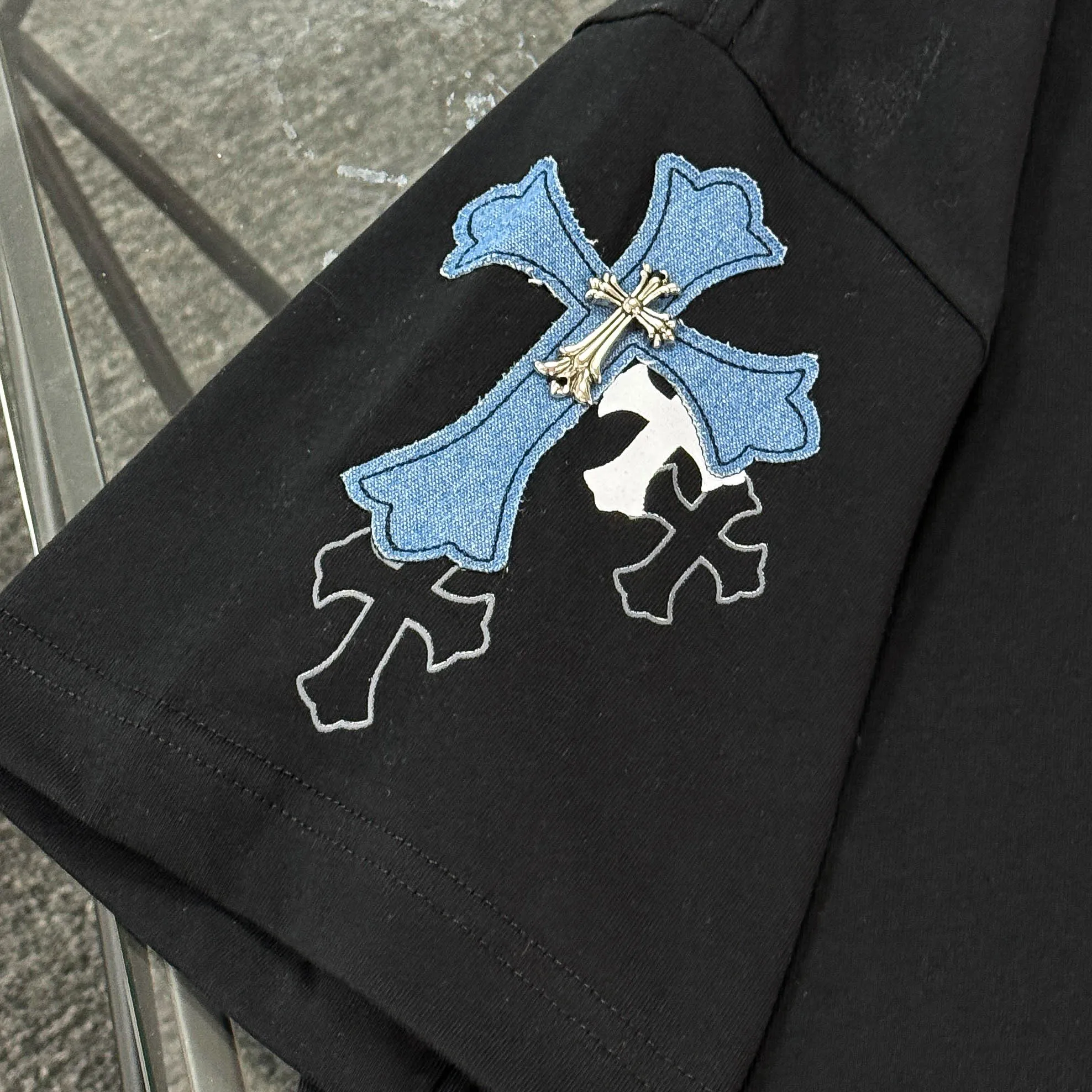 P180 Chrome hearts 25 high version fabrics made of 300 grams of high-density cotton, no deformation, no shrinkage, complete with three labels, same style for men and women, process; printing + denim patch embroidery process + original metal label Color: black white khaki SIZE: S-XL